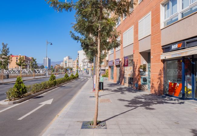 Apartment in Málaga - Cubo's Apartamento Atocha with Optional Parking