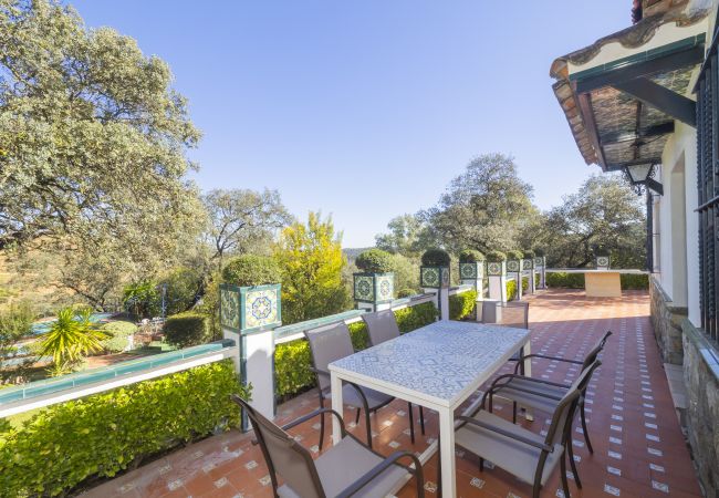 Cottage in Guillena - Cubo's Quinta de los Cisnes & minigolf included