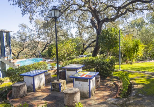 Cottage in Guillena - Cubo's Quinta de los Cisnes & minigolf included