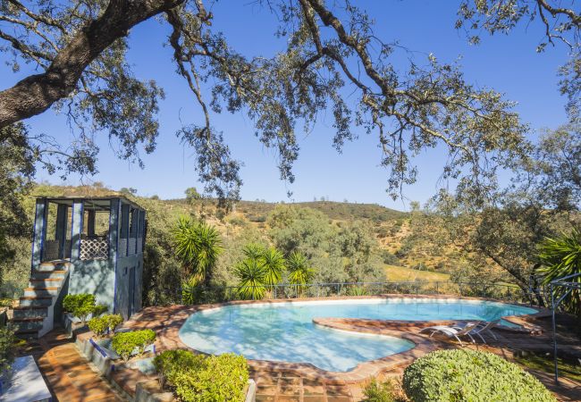 Cottage in Guillena - Cubo's Quinta de los Cisnes & minigolf included