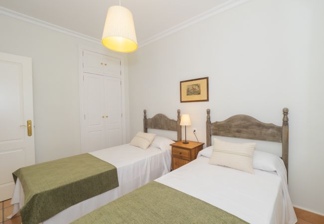 Cottage in Guillena - Cubo's Quinta de los Cisnes & minigolf included