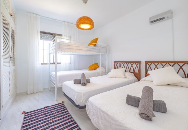 Cottage in Alhaurin de la Torre - Cubo's Pink Townhouse Los Manantiales