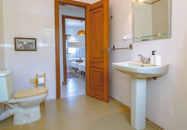 Cottage in Alhaurin de la Torre - Cubo's Pink Townhouse Los Manantiales