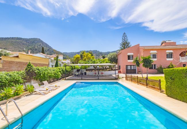 Holiday home with swimming pool in Alhaurín de la Torre for 8 people