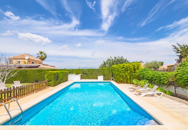 Cottage in Alhaurin de la Torre - Cubo's Pink Townhouse Los Manantiales
