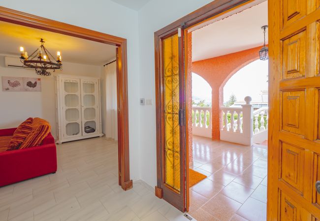 Cottage in Alhaurin de la Torre - Cubo's Pink Townhouse Los Manantiales