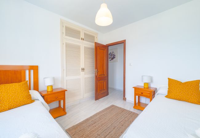 Cottage in Alhaurin de la Torre - Cubo's Pink Townhouse Los Manantiales
