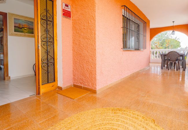 Cottage in Alhaurin de la Torre - Cubo's Pink Townhouse Los Manantiales