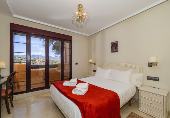 Apartment in Ojen - Cubo's Marbella Apartment Golf & Parking