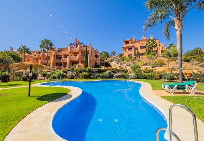 Apartment in Ojen - Cubo's Marbella Apartment Golf & Parking