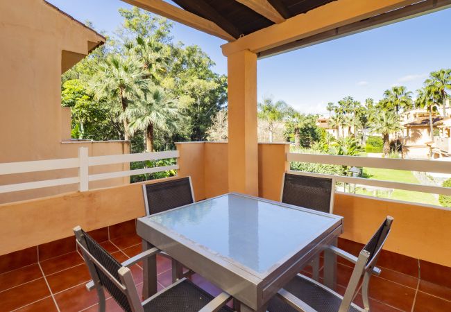 Apartment in Marbella - Cubo's Cabopino Beach Marbella Apartment