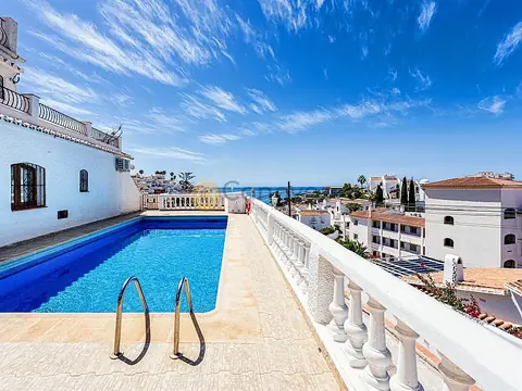 Maisonette in Burriana mit Pool, zum Kauf in Nerja